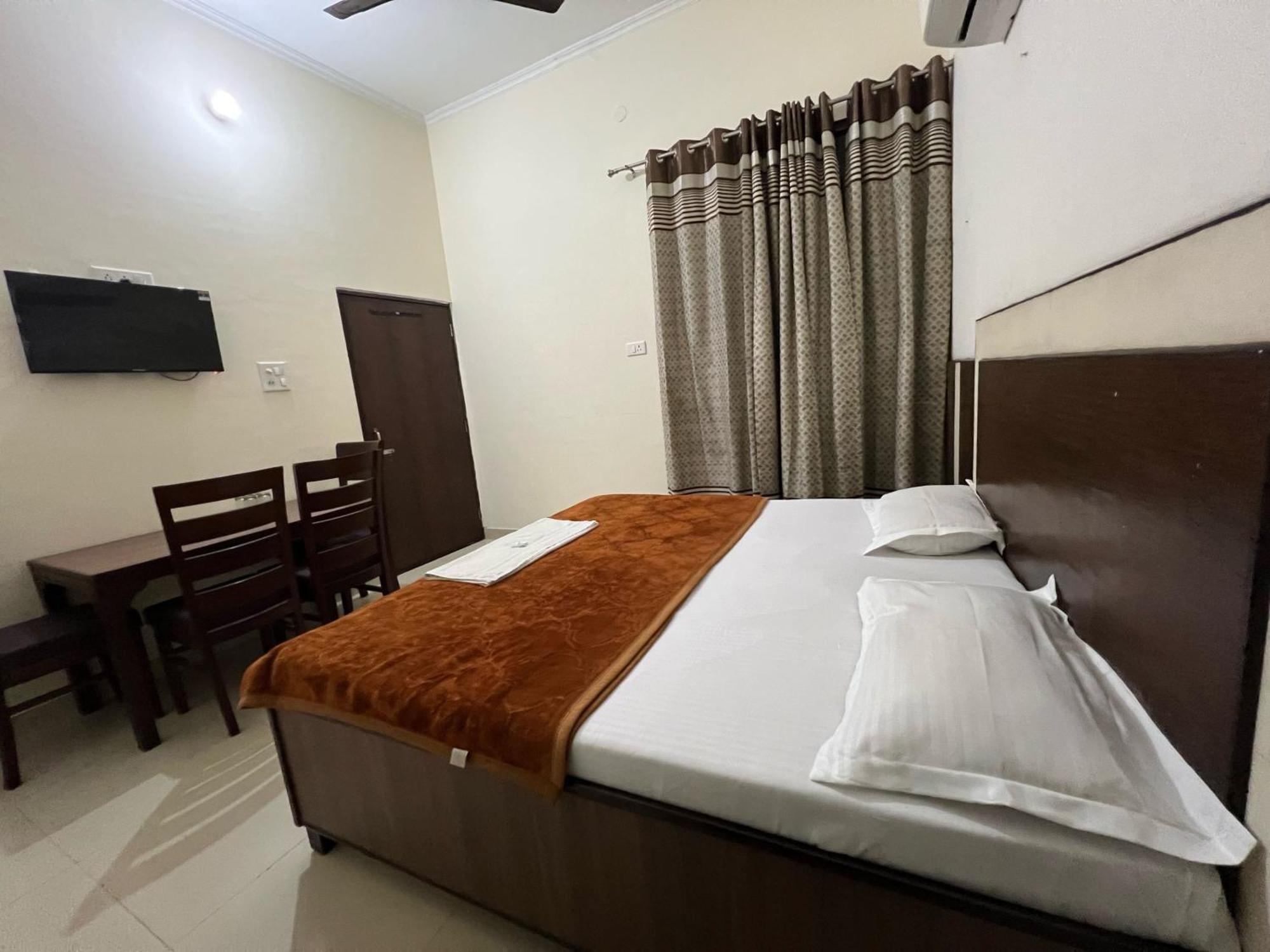 Hotel Blessing Inn By Grb جالاندار المظهر الخارجي الصورة